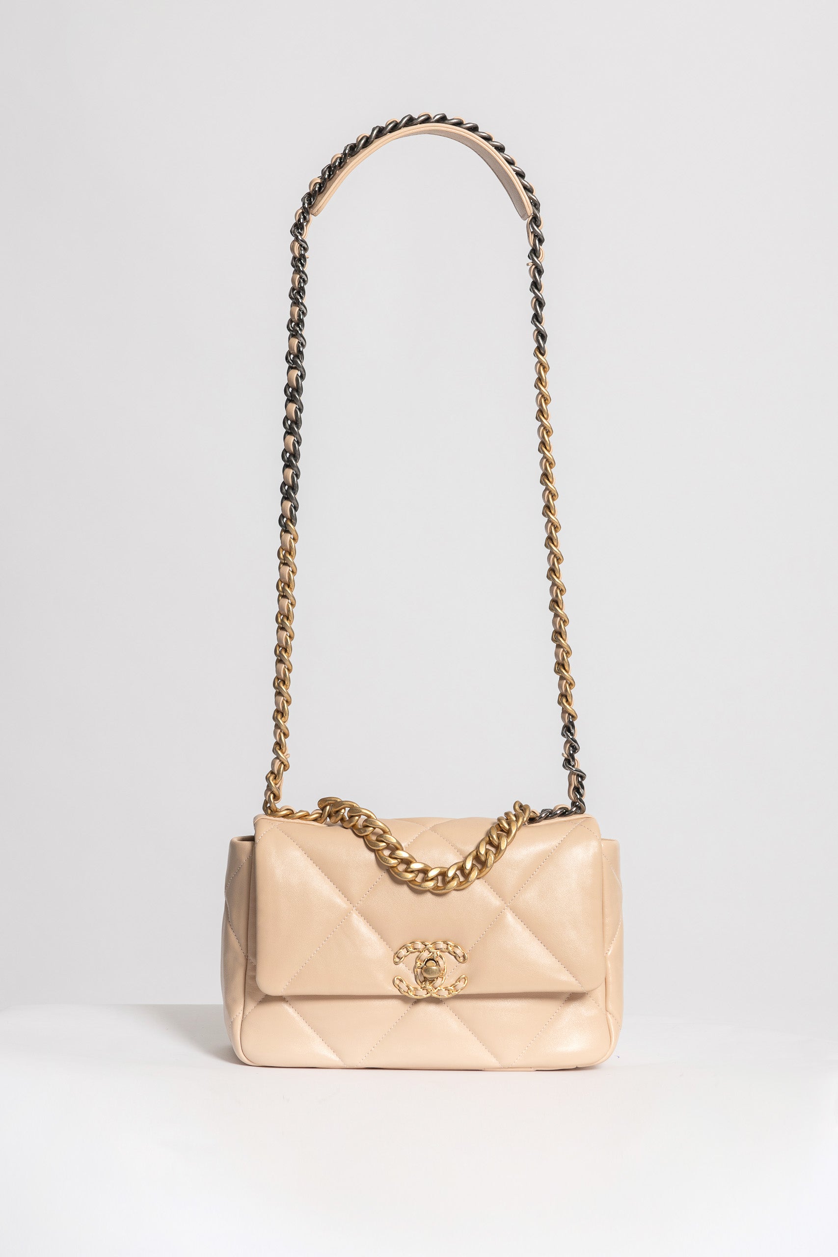 CHANEL 19 BEIGE