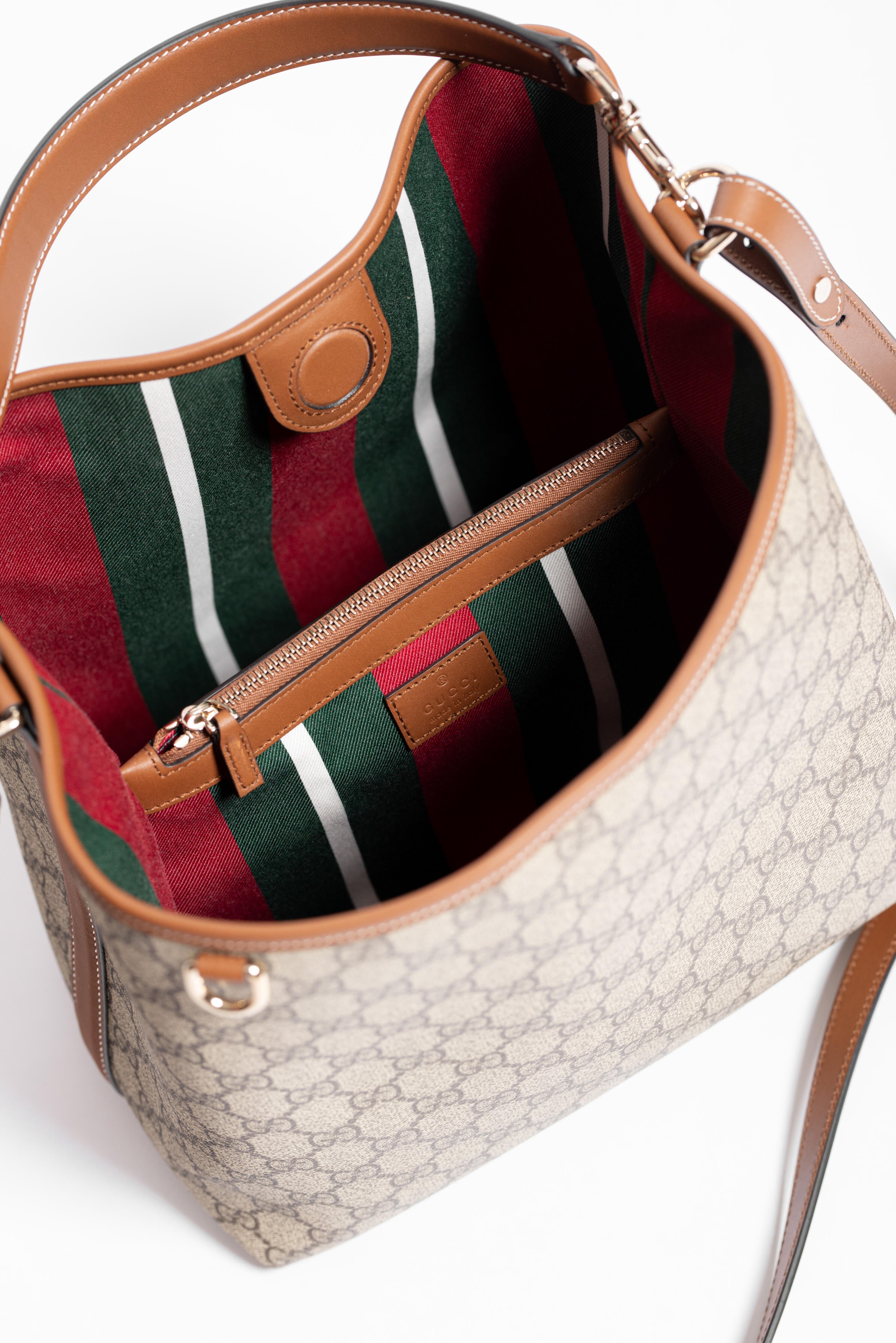 Gucci GG Emblem Media