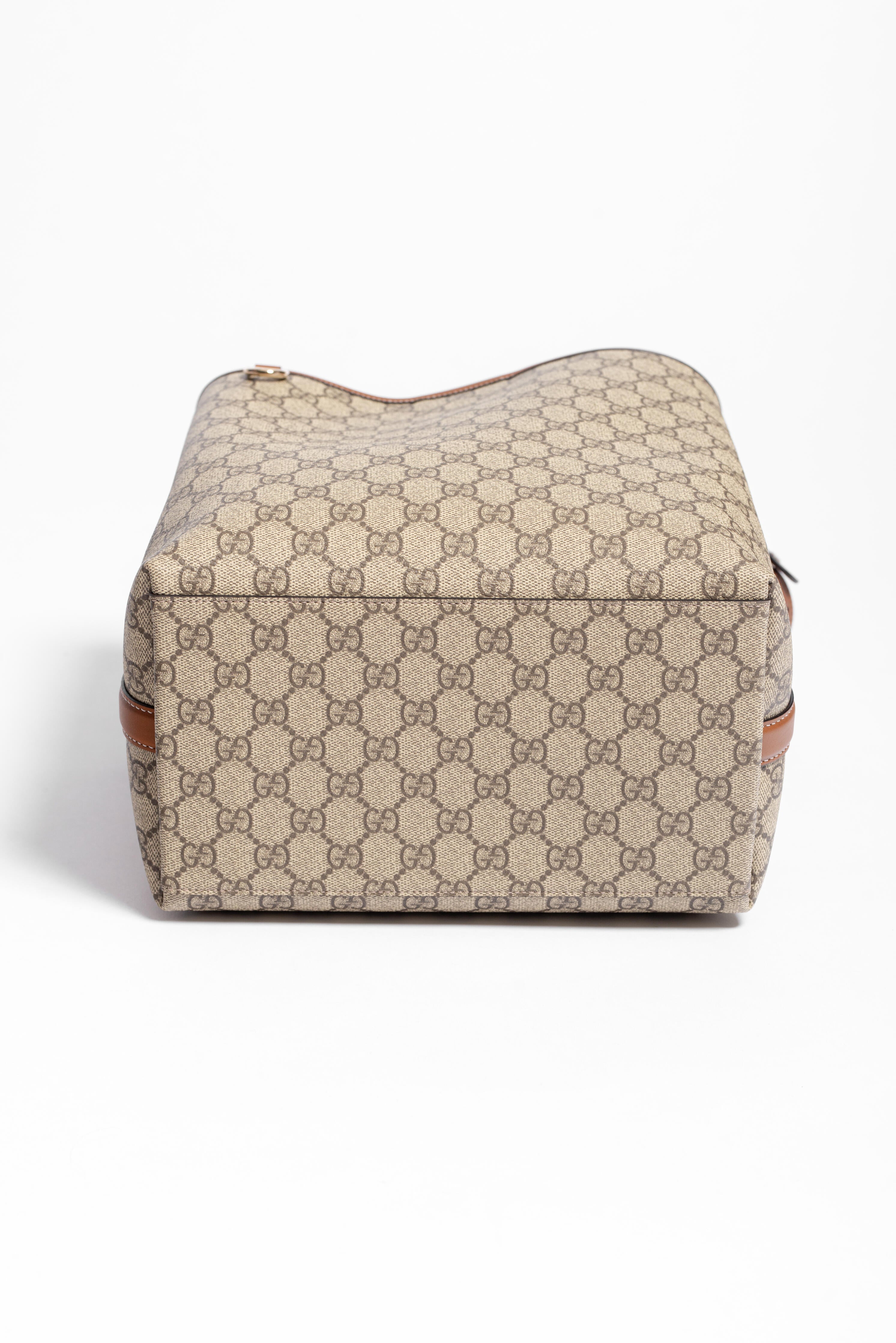 Gucci GG Emblem Media