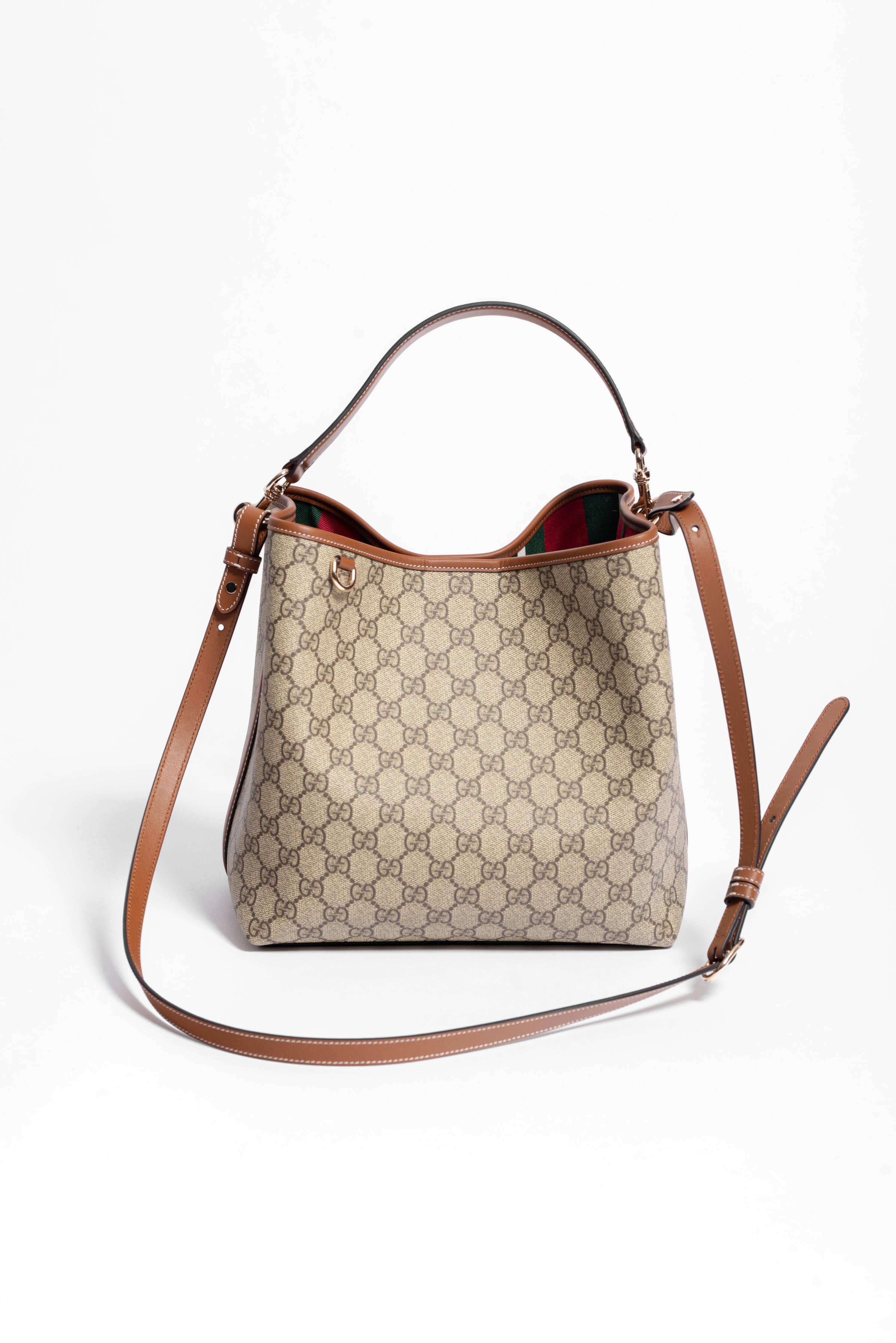 Gucci GG Emblem Media